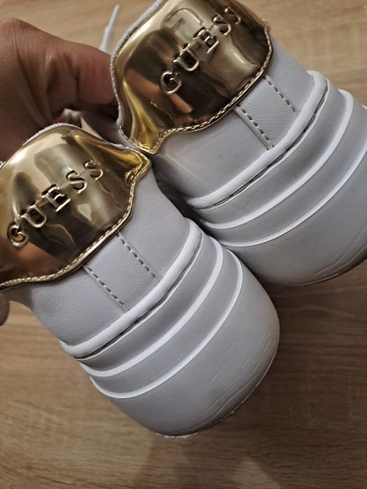 Guess (37 номер)