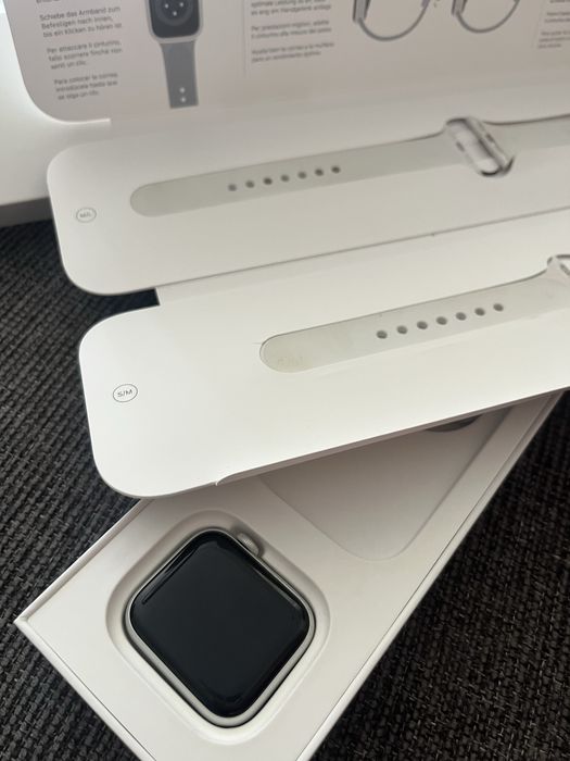 Apple watch SE- много добро състояние