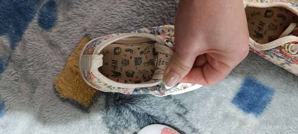 Фирменная обувь для девочек