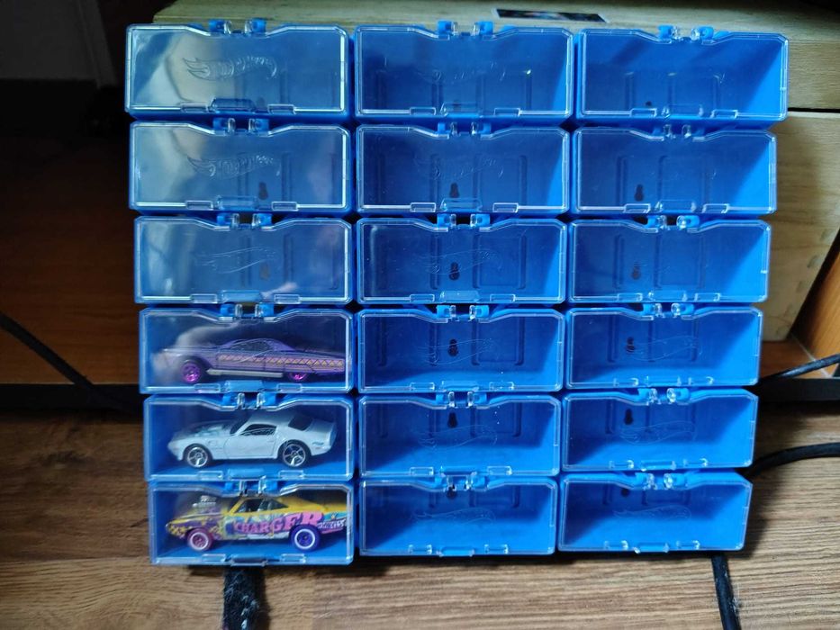 Cutie Multibrick pentru 36 masinute, Hot Wheels