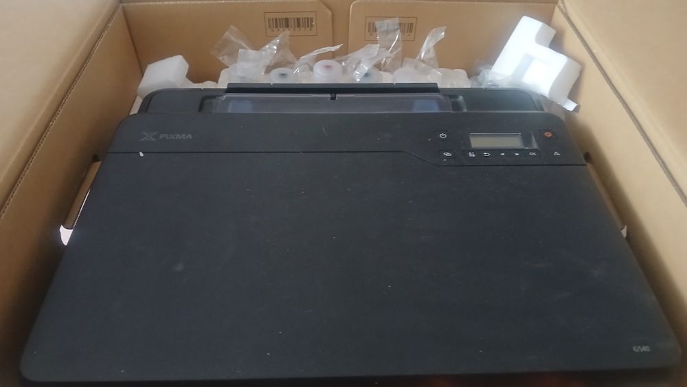 Printer sotiladi.  Canon   svetnoy     6 xil rangli