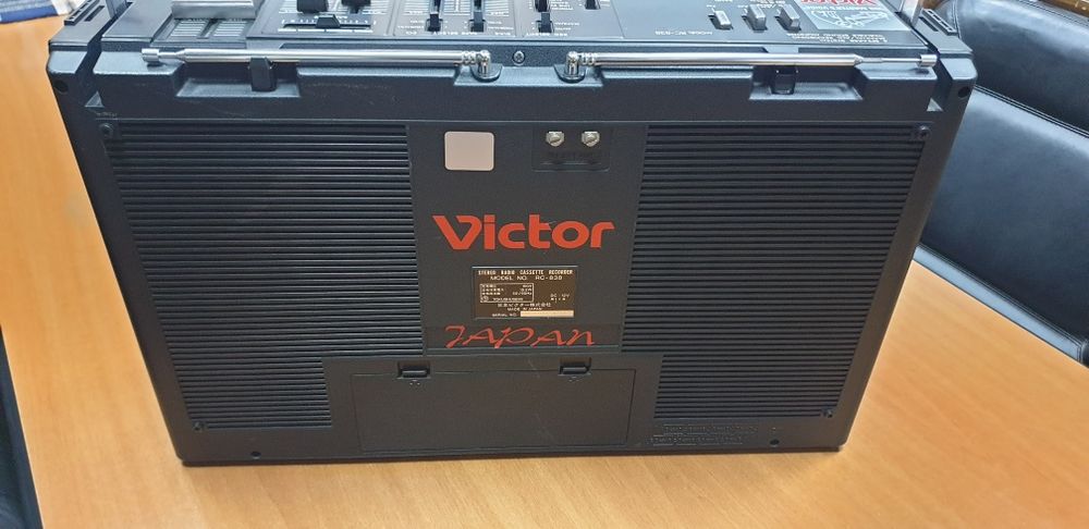 Продается магнитола Victor RC  838