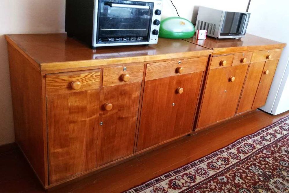 Тумба универсальная для хранения постельного белья и одеял.