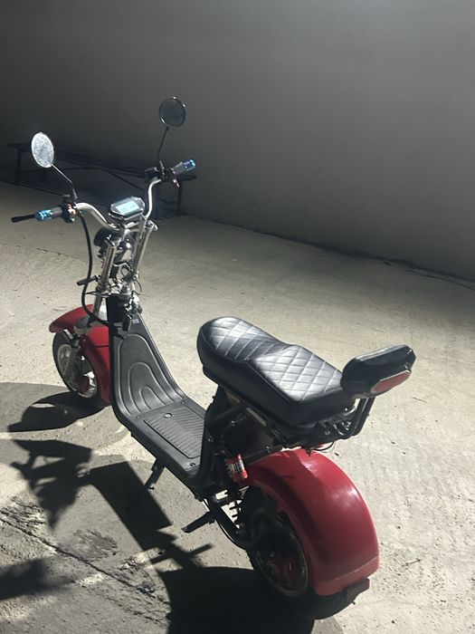 Vand scuter electric