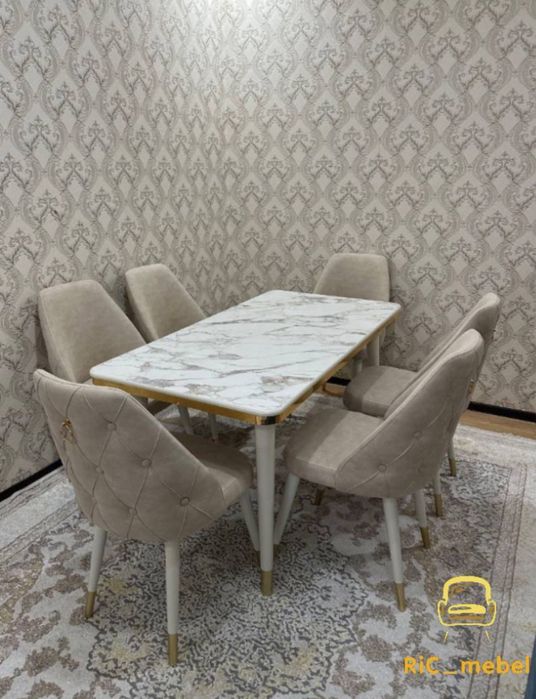 Zal  va oshxona kafelar uchun mojalangan stol stul