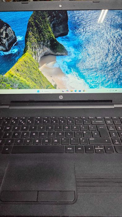 Laptop HP 15-AY013NA Intel Pentium - N3710 - 4 GB RAM -SSD 120GB