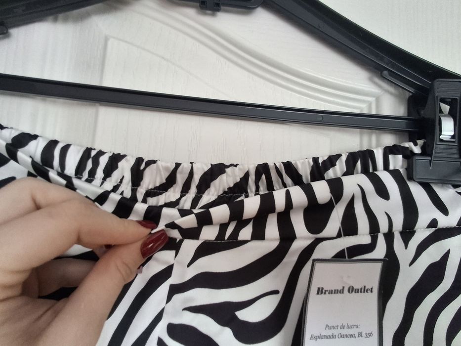 Pantaloni albi eleganți