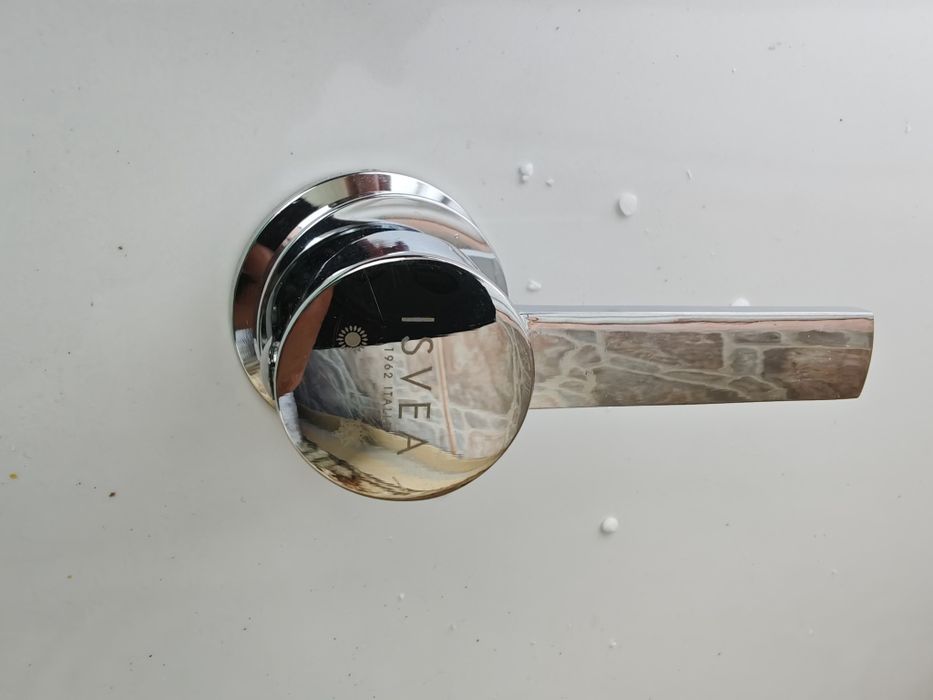 Set WC cu functie bideu si baterie premontata Isvea Sentimenti NEO Clearim, back-to-wall, capac softclose