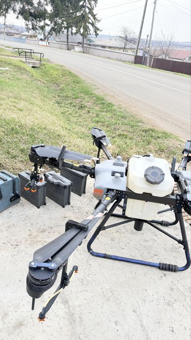 Vand drona DJI AGRAS T30