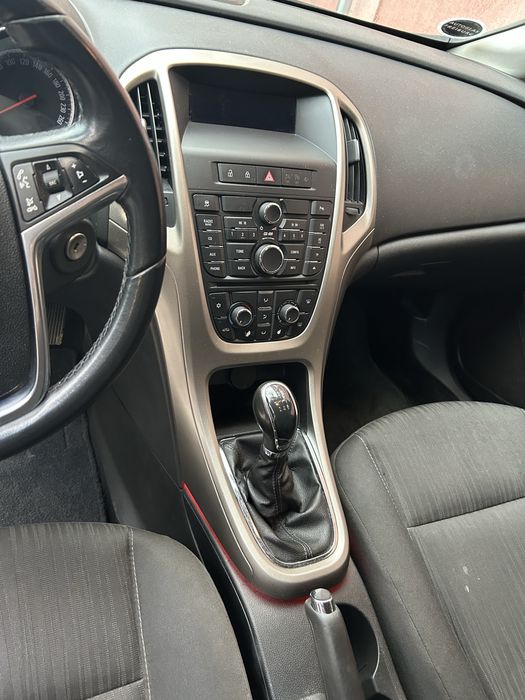 OPEL  ASTRA  J -1.7 CDTI ecotec