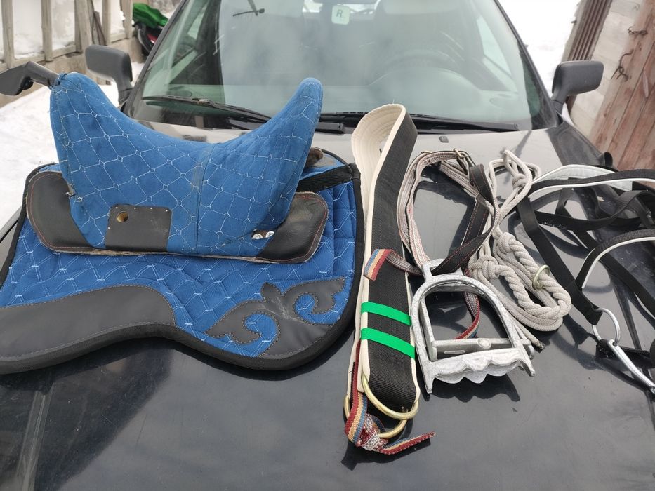 Продам новое седло в комплекте