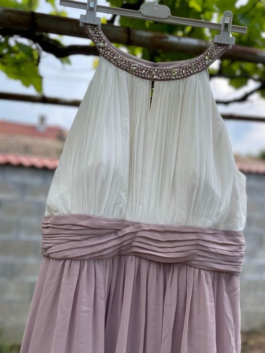 Роклите се продават!