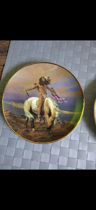 Порцеланови чини за стена