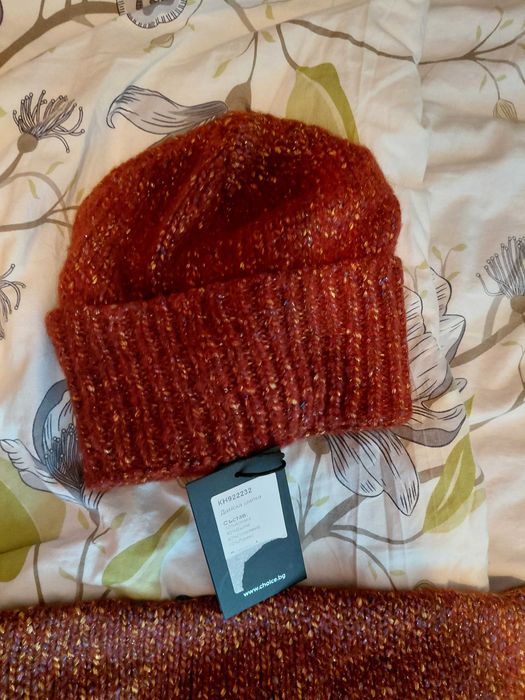 Дамско Зимно Пончо и Зимна Шапка