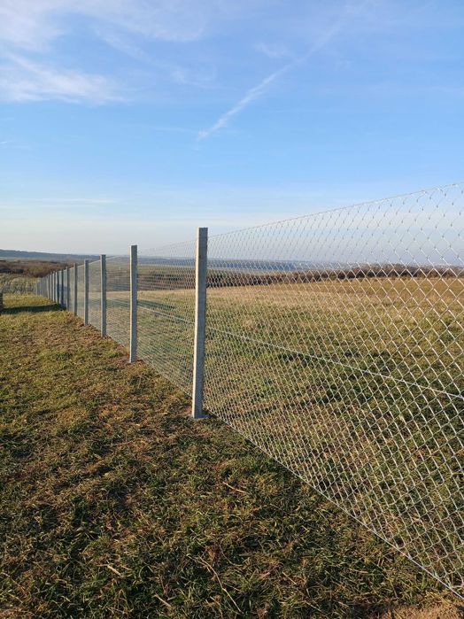 Imprejmuiri terenuri cu plasa de gard
