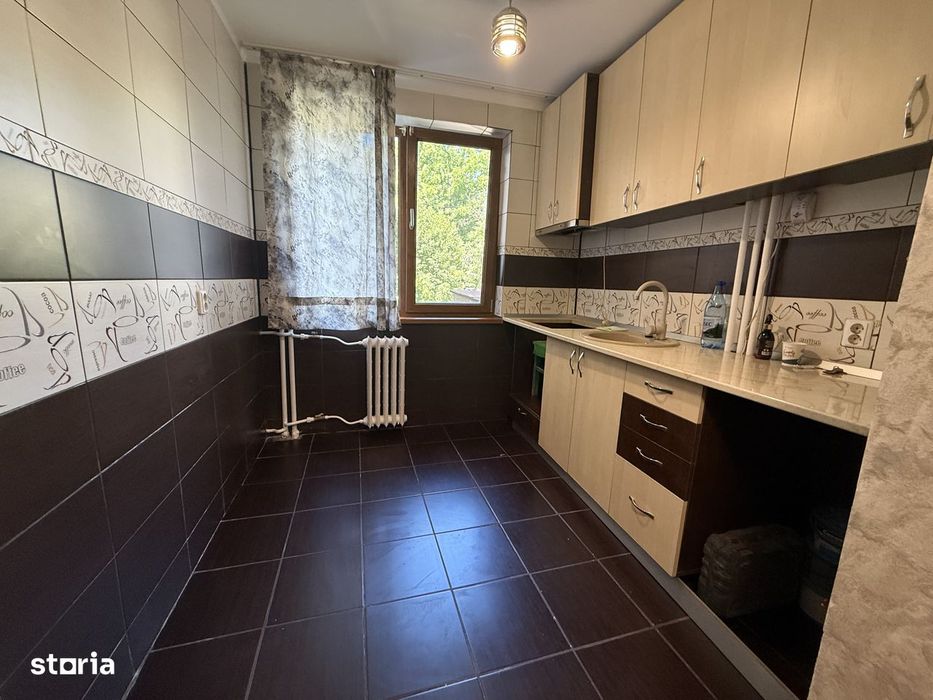 Apartament 3 camere etaj 1/4 Calea Severinului