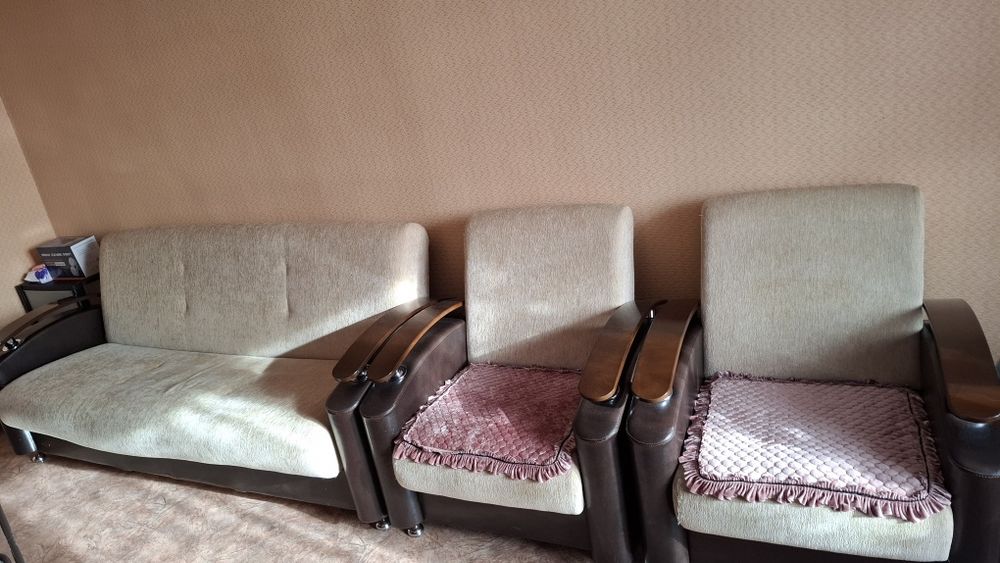 Продам диван и два кресла б/у в отдичном состоянии