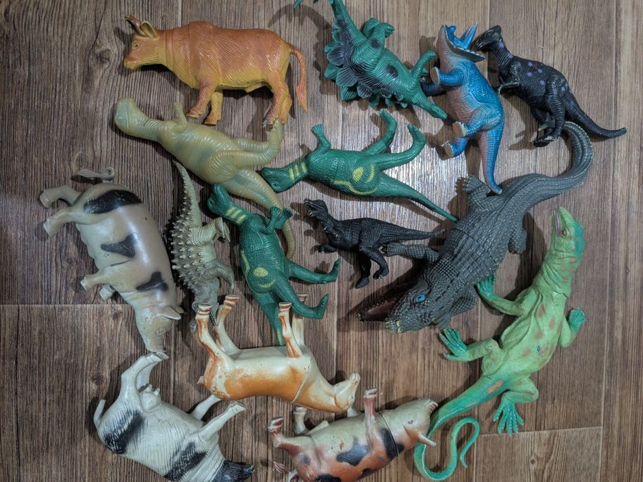 Игрушки покемоны ,Roblox , рыцари, др. для мальчиков б/у по 1000