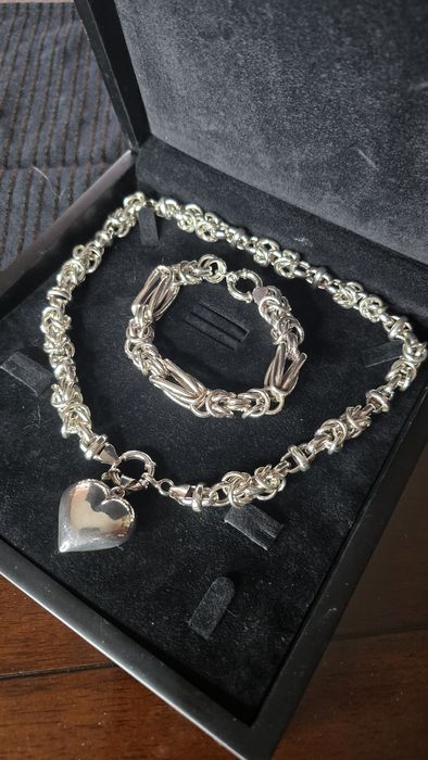 Родирано сребро,  проба 925.