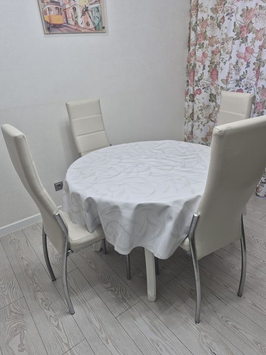 Продам стол и стулья