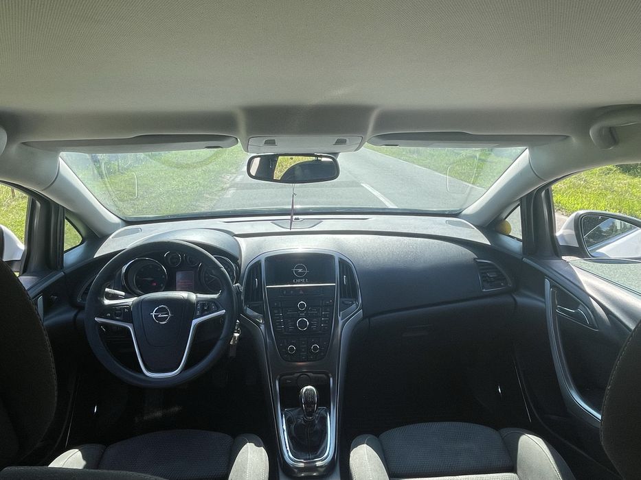 OPEL Astra 2011 — imagine 5