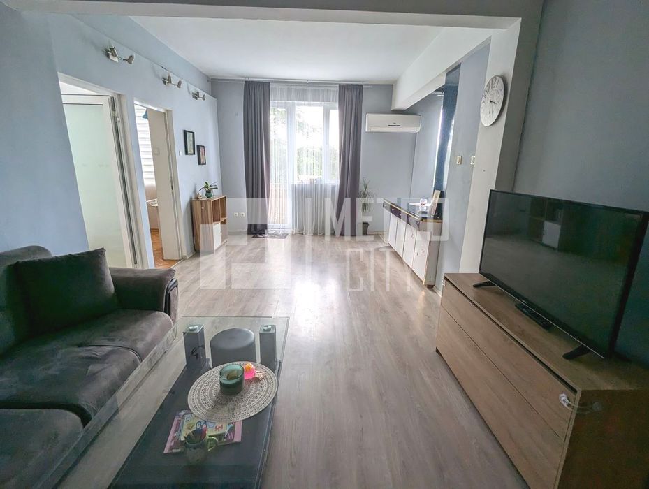 Продава се Тристаен апартамент в София, Център - 74 кв.м за 3109 €/кв.м - Снимка #1
