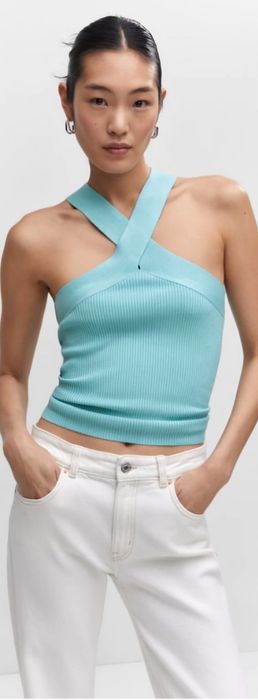 Top din tricot cu guler halter