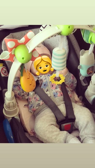 Дуга с игрушками для коляски