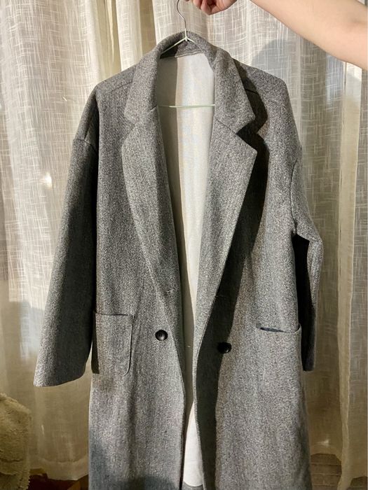 Сиво преходно палто