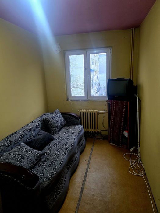 Inchiriez camera camin valea rosie