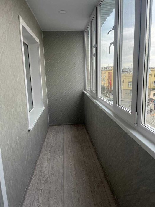 Срочно сдам 3-х комнатную в центре.