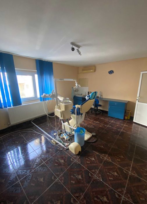 Proprietar, vand spatiu comercial ideal pentru cabinete medicale