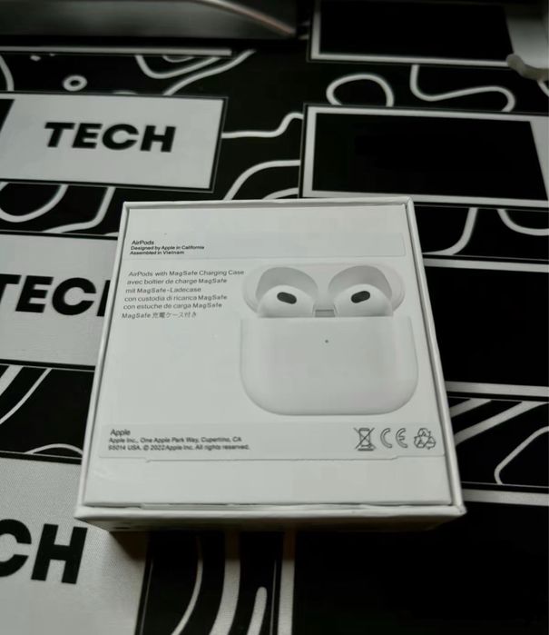 casti Airpods 4