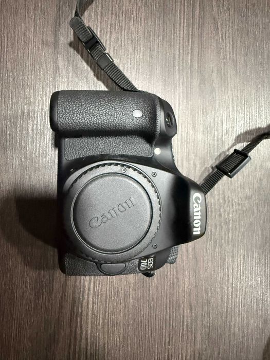 Canon EOS 70D + 3 обектива + светкавица Speedlite 270EX II
