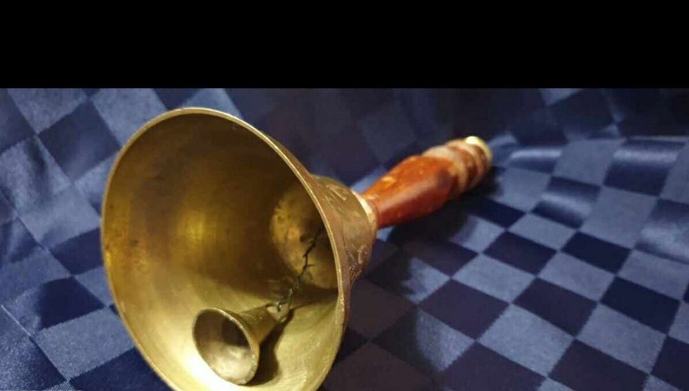 Бронзов далекоглед и Бронзови  камбани  ,звънци  с ръкохватка- 2 броя