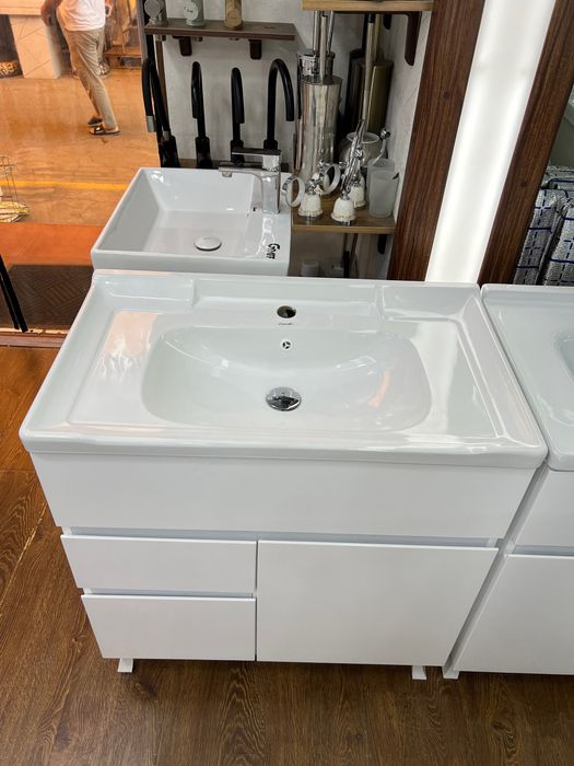 Раковина со шкафом