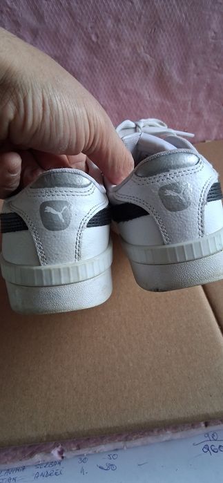 Adidasi din piele Puma mărimea 38