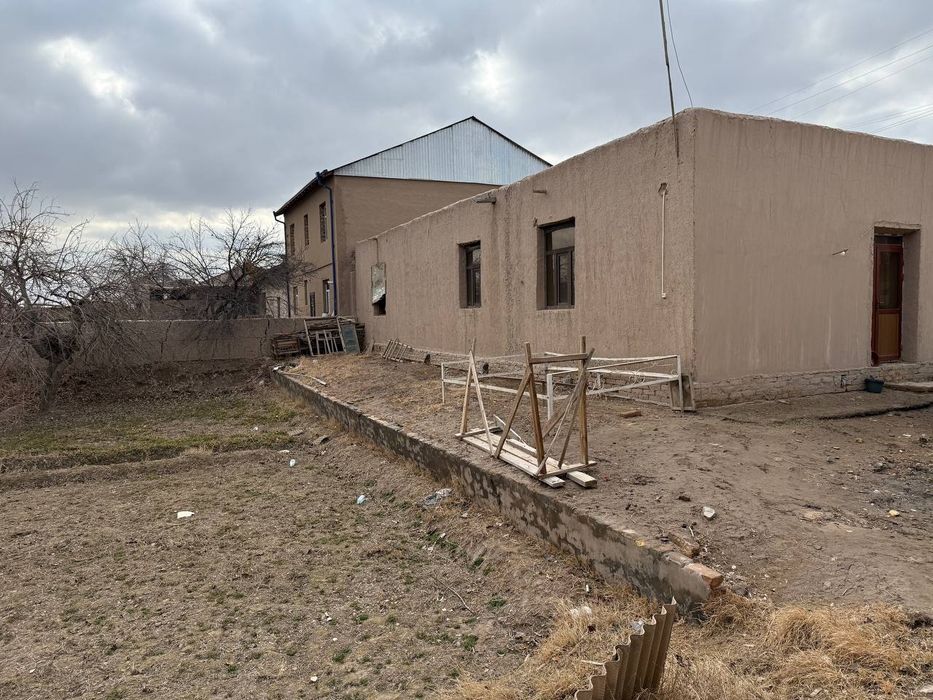 дом 5 комнатный с садом 13 сотик