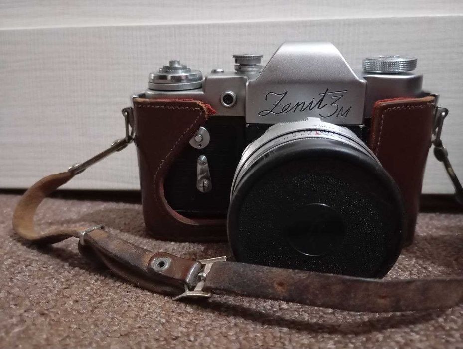 фотоаппарат "Zenit 3M" раритет отлично работает...