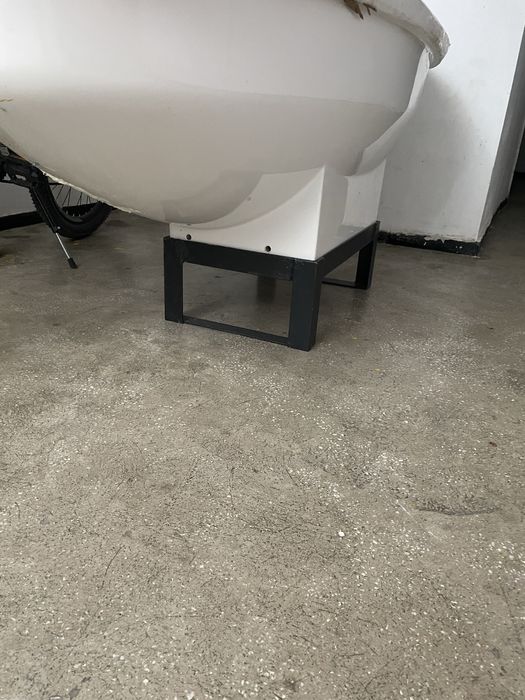 Cada baie ovala alba