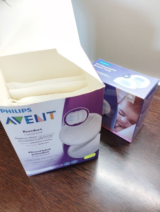 Бебешки дрехи, запазени- не нови и подарък еднократни подплънки.