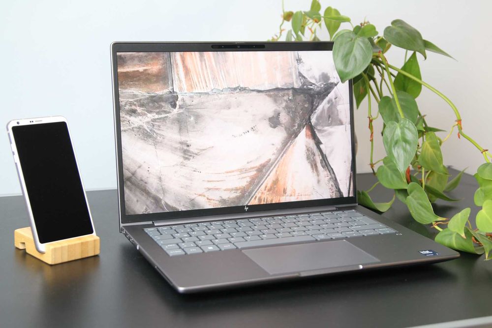 Laptop HP ZBook 8 G1i Workstation 14-inch 2.5K 120Hz Intel Ultra 9 285H 64GB Ram 1TB SSD Win11 Pro