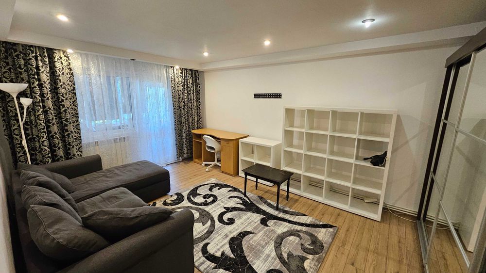 Inchiriez apartament 3 cam