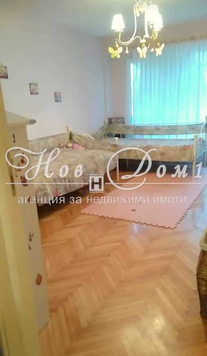 Топ локация - Тристаен - Среден апартамент - Реална квадратура - ЮГ - простор -