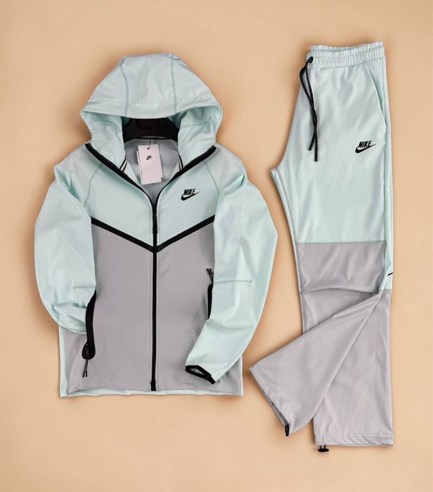 Set Nike Tech Fleece Woven hanorac+pantaloni S pana la  XL