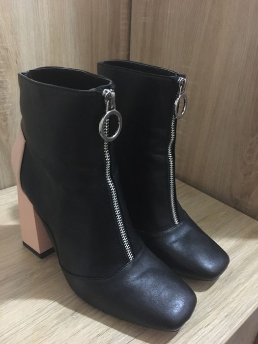 Боти Zаra много запазени