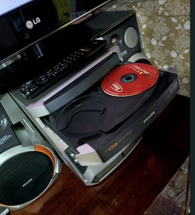 Pachet - Tv LG SI combina philips