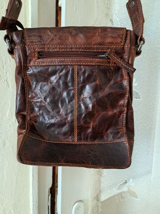 Продавам мъжка кожена чанта