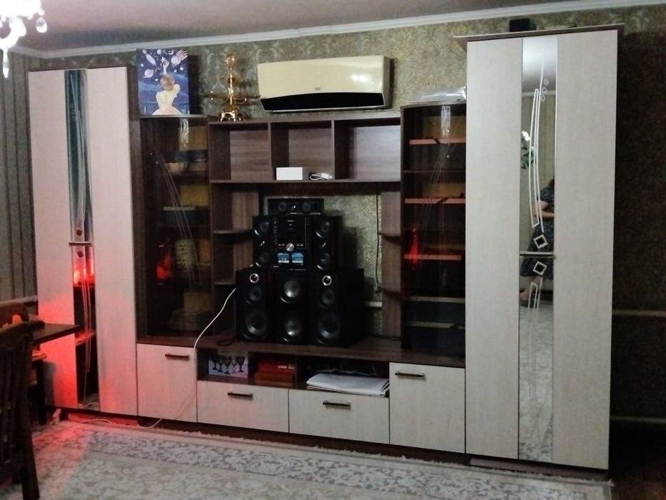 Продам Сервант почти новый