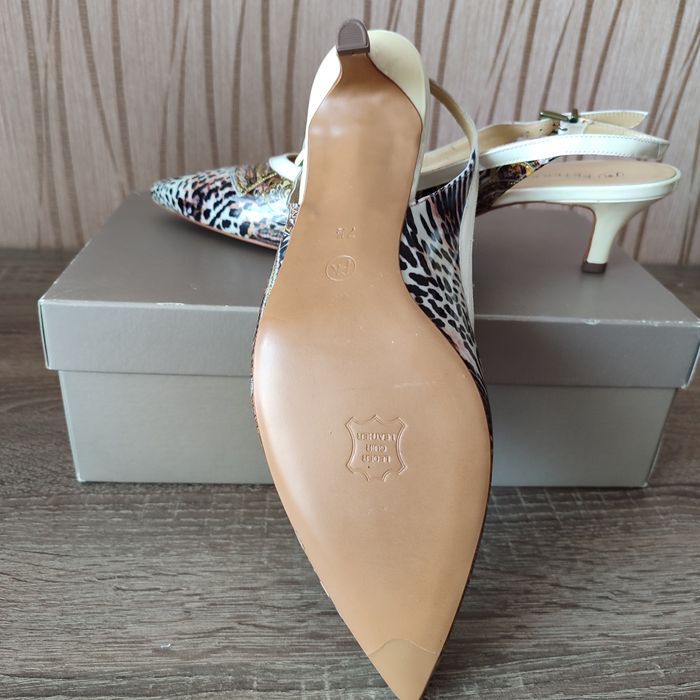 Босоножки женские